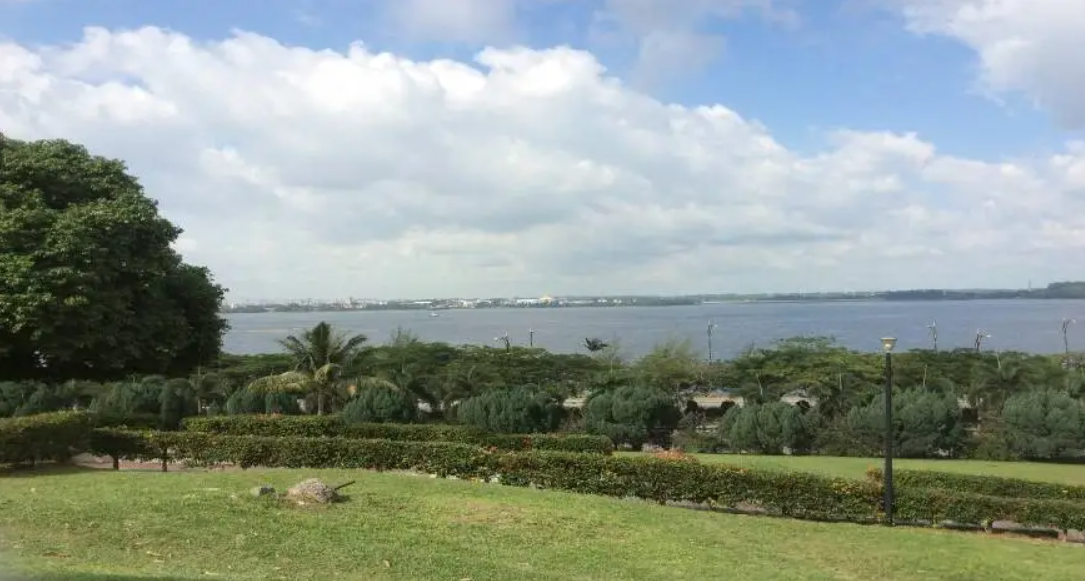 ジョーホールバルシンガポールからの景色
