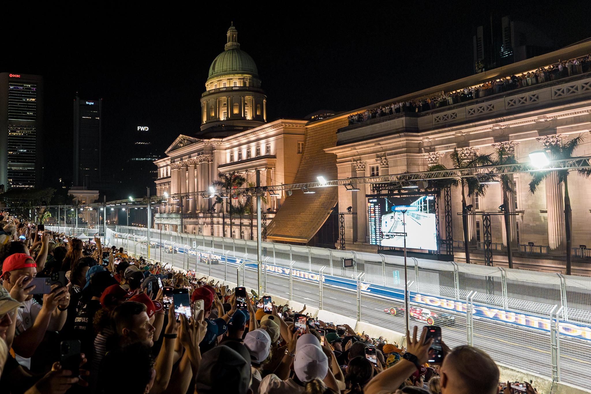 Padan_Race action set against historical buildings-1